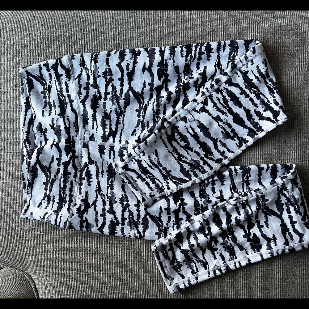 Fabletics power hold leggings